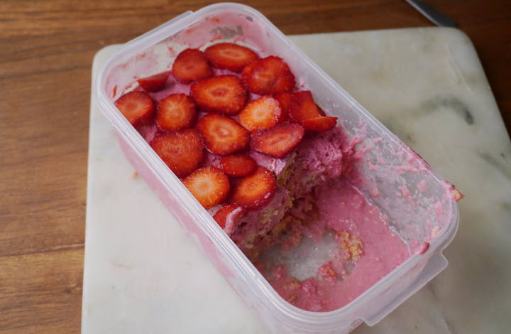 POSTRE HELADO DE FRESA