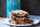 TORTA DE PANCAKES CON TOPPING DE CEREAL